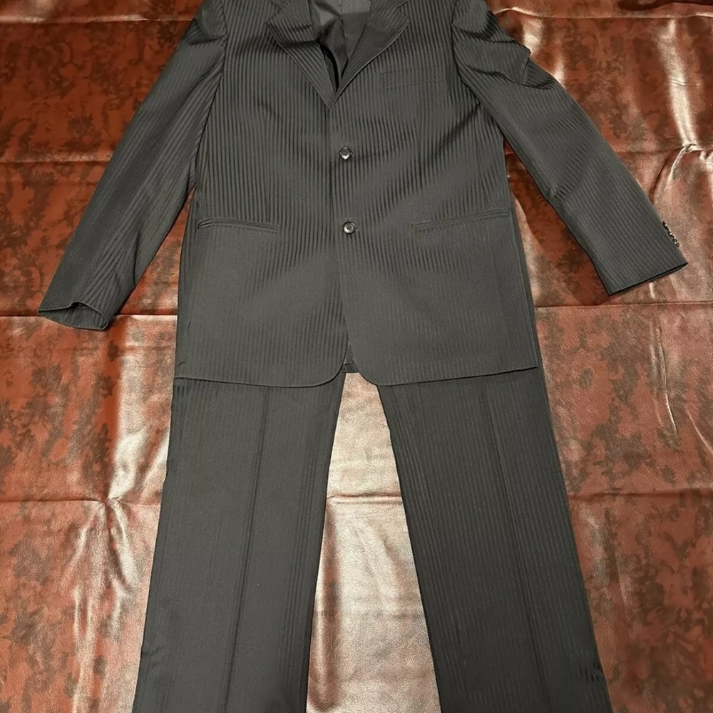 Brioso 2 Piece Suit Youth Boys Size 18 Black Pin Striped